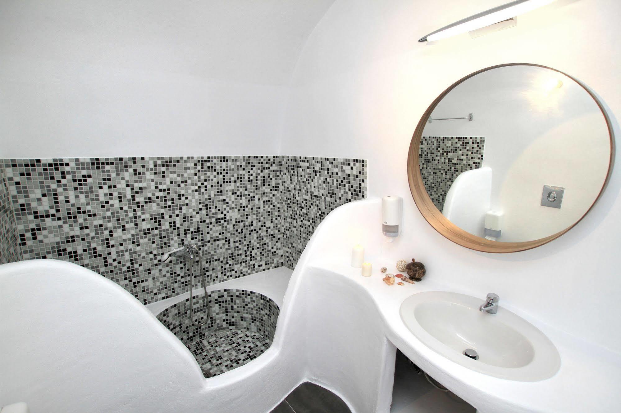 Finesse Apartahotel Oia (Santorini)